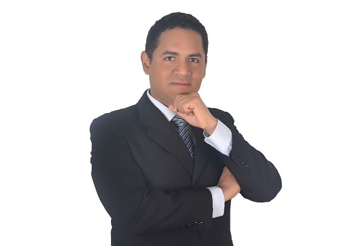 Dr. Luis Vladimir Urrelo Huiman